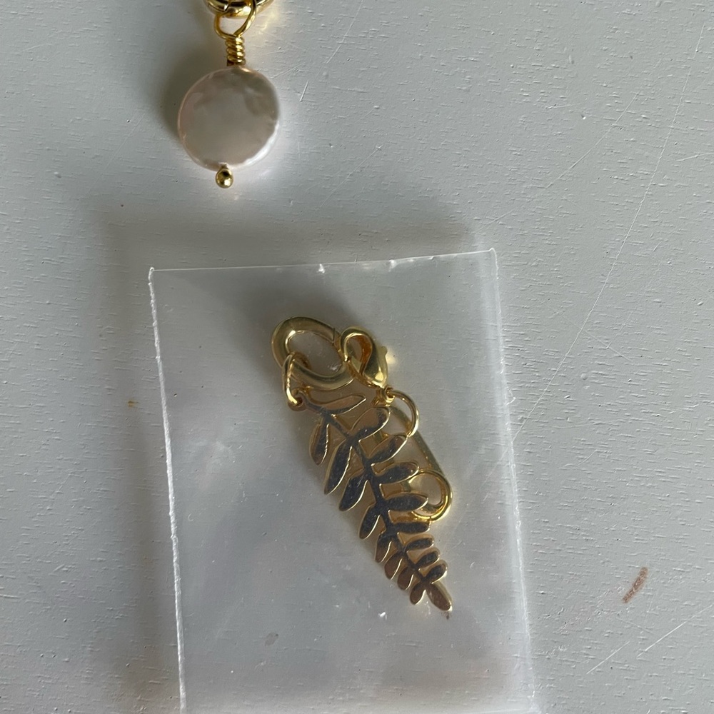 Link Gold Necklace with Green Pendant - Picture 2 of 5